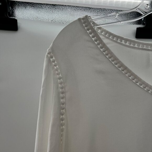 Old Navy Women's Long Sleeve Lace Trimmed Hi Low Top White Size Small - Picture 3 of 9